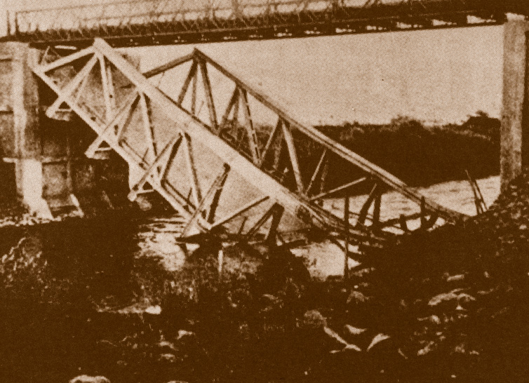 תמונה גשר שיח' חוסין קרס לתוך הירדן